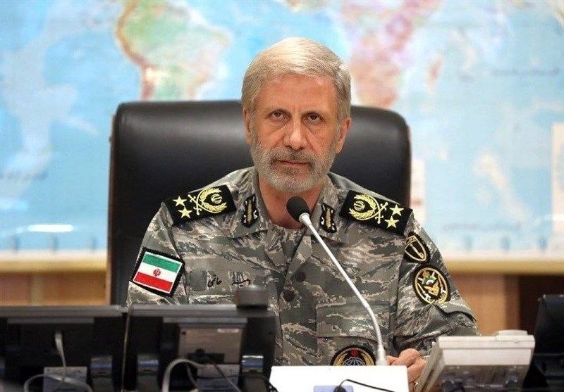 باشگاه خبرنگاران جوان: فرمانده کل ارتش: ملت ایران تسلیم نمیشود 🔹️سرلشکر حاتمی در پیامی به مناسبت روز صنعت دفاعی به سرپرست وزارت دفاع و پشتیبان