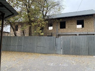 Дом . Шайхонтоурский район. Ориентир Напротив Олий Мажлис