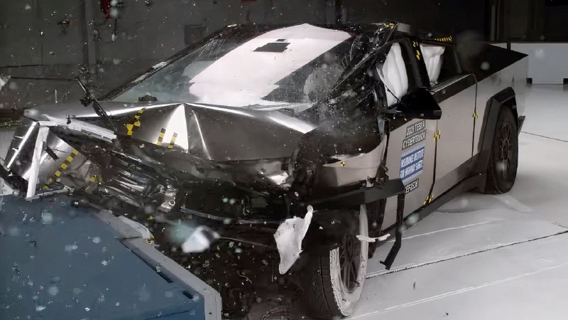 Tesla Cybertruck получила высшую награду IIHS за безопасность.