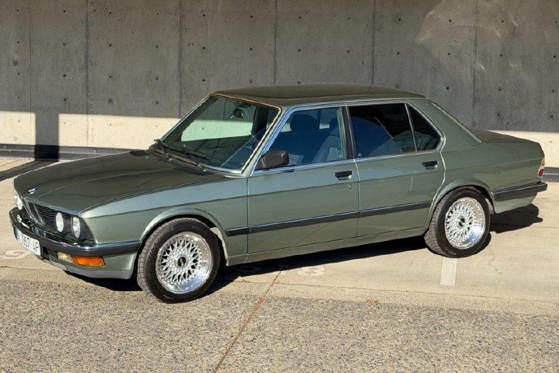 Interlagos Blue (A46) — цвет-легенда для E9X M3. Глубинная синева с фиолетовым о