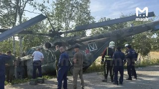 Вертолёт Ми-8 с сотрудниками сахалинского избиркома совершил жёсткую посадку прямо на трассе в Долинском районе. После приземления борт скатился в кювет, а пассажиры и экипаж отделались ушибами и царапинами.Вертолёт возвращался с мыса Терпения после рейса 