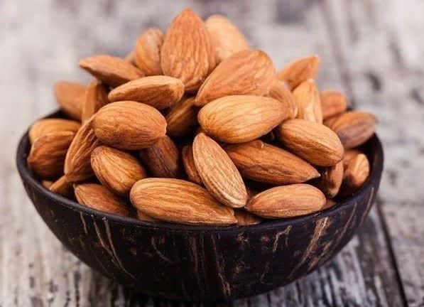 خبرفوری خراسان شمالی: ⭕️صرف چند بادام در روز سبب تندرستی بیشتر بدن میشود !🔹 خوردن بادام از گرسنگی شدید جلوگیری میکند، تاثیر مثبتی بر قلب میگذ