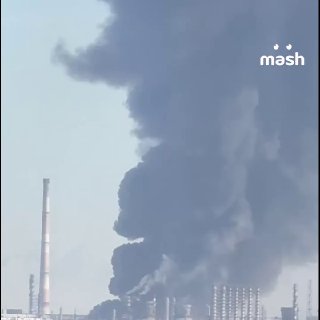 Шесть человек пострадали при взрыве на заводе "Нижнекамскнефтехим". Площадь пожара — около 1,5к м². По данным Mash, горит наружная насосная установка на территории завода.Представители предприятия сообщили, что на территории предприятия ведётся локализация