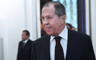 Лавров: Япония «перешла черту приличия», упрекнув Путина в визите на Курилы. МИД вызвал японского послаГлава МИД России Сергей Лавров заявил, что российская сторона вызвала посла Японии в Москве после того, как Токио высказался по поводу поездки Путина на 