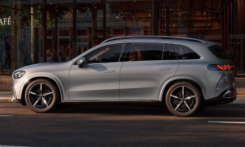 Mercedes показал удлиненный GLC на электротяге 4