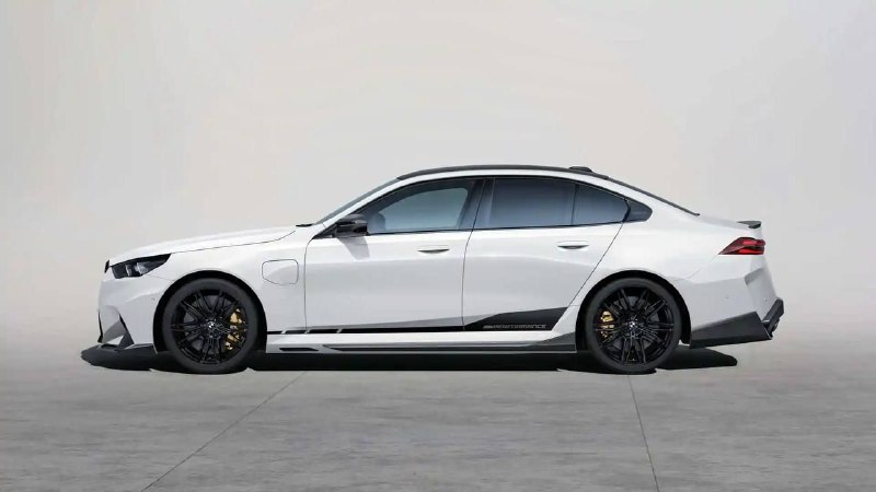 Новый BMW M5 2025 M PerformanceBMW представила BMW M5 2025 модельного года с пак