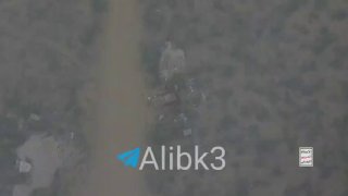 הרגע שבו כוחות תימנים מכוונים תחמושת סעודית עם טילי quadcopter.