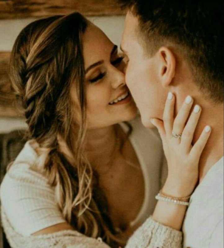 ♡عـشـ ᬸ💞ـق ابــ ᬸᮀ💞ـدی: مرا آرام دوست بدار ..میان نفس کشیدن های مدامت ...میان مرمرین بلور نگاهت ...و رهایم کن در خویش ...تا حضور مقدس آرامش ...ک