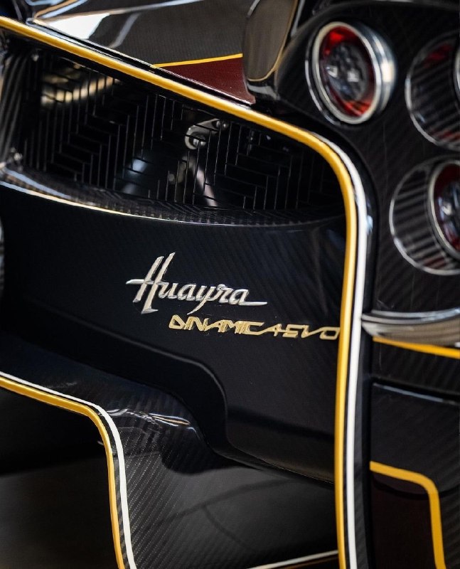Pagani Huayra Dinamica EVO! 10