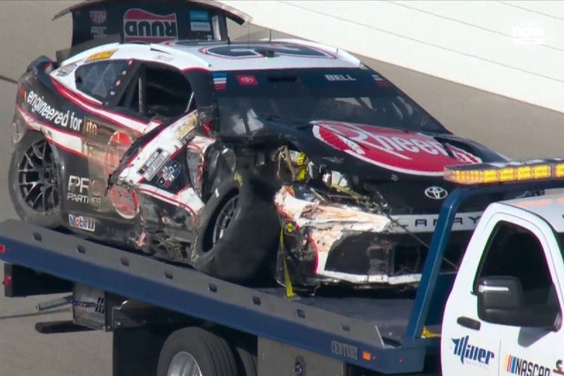 Гонка или массовый разбор полётов? По данным иностранных СМИ, этап NASCAR Cup в Мичигане сегодня пре