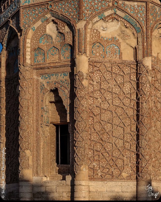 National Geographic farsi: گنبد کبود مراغه یه‌طور دیگه برام قشنگه...😍🦋🌏 | @NationalGeographicFarsiگنبد کبود مراغه یه‌طور دیگه برام قشنگه...😍🦋🌏 | @N