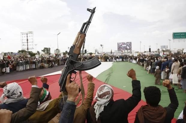 سپاه قدس🇮🇷: 🔴 نسل دوم انصارالله در راه است؛ علی حسین الحوثی در سودای سهم بیشتر از قدرت🔹افزایش تهدیدهای امنیتی علیه رهبران انصارالله