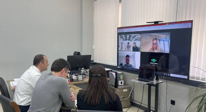 В Минцифры Дагестана прошло совещание под руководством Бадруттина Магомедова, где обсудили внедрение интеллектуальных помощников для автоматизации упра фото