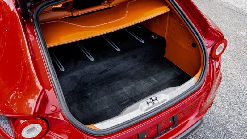 Вы только вдумайтесь: Ferrari FF — 660 л.с. V12, полный привод, четыре места — с