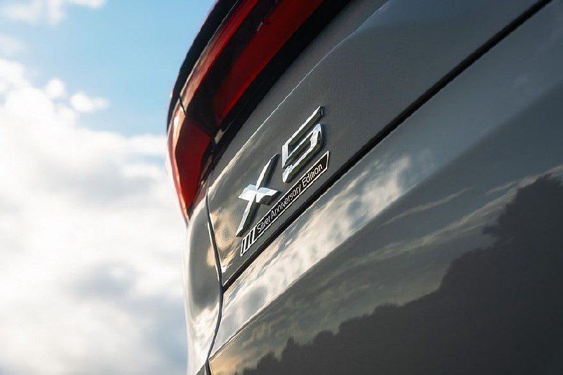 BMW X5 получил юбилейную спецверсию 2