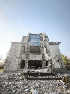 В результате атаки на Запорожье погиб один человек и пятеро пострадали, сообщают местные власти.Среди поврежденных объектов — молитвенный дом, пишет «РБК-Украина».