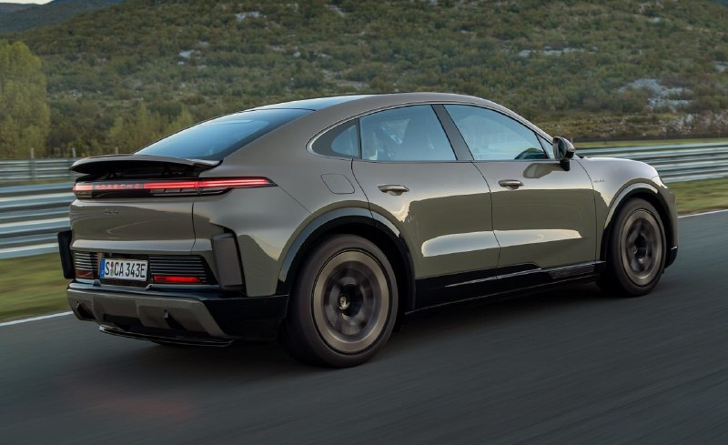 В Пекине представлен электрический Porsche Cayenne Coupe 2