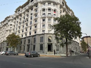 Yakasaroy tumanida noturar tijorat binosi