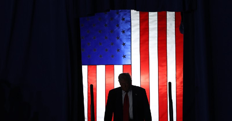 More Than a Dozen U.S. Officials Sold Stocks Before Trump’s Tariffs Sent the Market Plunging