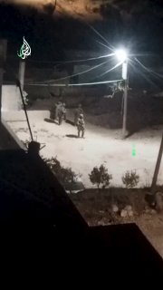 סצינות המתעדות את הרגע שבו חיילי ישראל עצרו אזרח בעיירה קריות, דרומית לשכם.