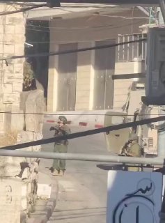 כוחות הכיבוש ממשיכים להסתער על העיירה סינג'ל שמצפון לרמאללה.