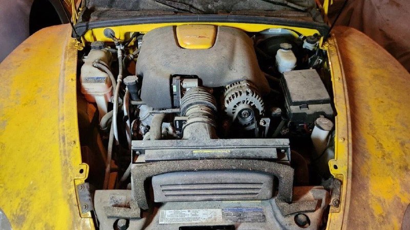 Chevrolet SSR простоял в сарае 18 лет 4