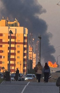 Украина атаковала энергообъект на Ямале. Вероятно, это самый дальний удар ВСУ с начала войныСегодня днем беспилотник атаковал промышленный объект в Новом Уренгое, сообщил глава ЯНАО Дмитрий Артюхов. По его словам, в результате падения обломков БПЛА произош