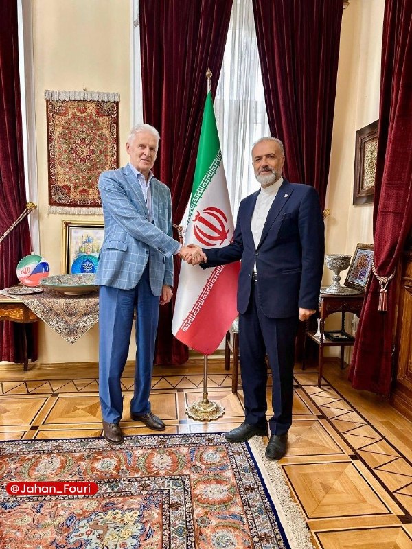 جهان بین‌الملل فوری🌍: ایران و روسیه همکاری‌های علمی و فناوری را گسترش می‌دهند🔹کاظم جلالی، سفیر جمهوری اسلامی ایران در روسیه، با آندری فورسنکو،
