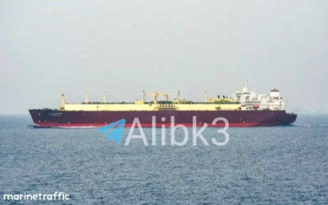 מכלית ה-LNG הקטארית "אל מרונה" עוברת את מיצר הורמוז באמצעות המסדרון שקבע איראן.