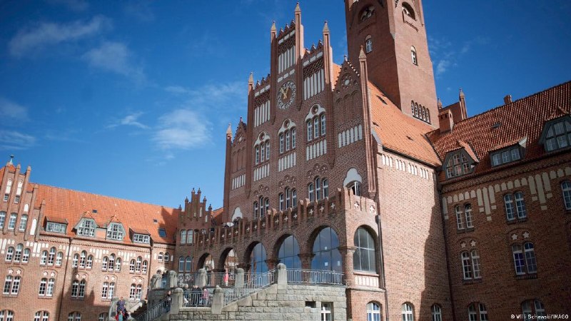 📸 В Германии 11-13 сентября можно будет бесплатно посетить более 6000 достопримечательностей Во вторые выходные сентября в стране традиционно пройдет День открытых памятников. Ежегодно акция привлекает несколько миллионов человек. Двери для посетителей бес
