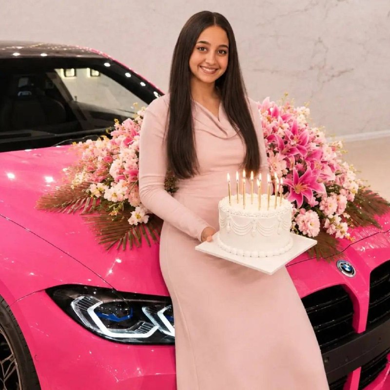 عجایب جهان!: علی دایی به مناسبت تولد دخترش براش کادو bmw x2 2025 صورتی خریده هوش مصنوعیه کیل شدیم@AjayebeNews