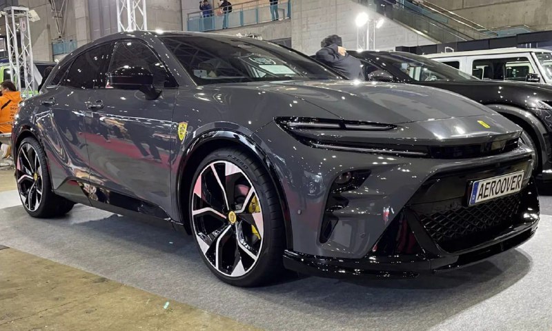 Toyota Crown Sport переделали в Ferrari Purosangue 2