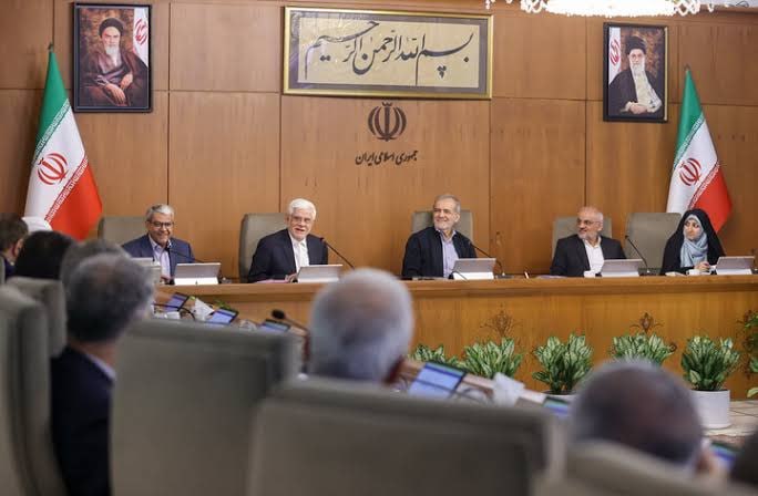 شهریار نگار: ارتش تک نفره پزشکیان؛ چرا کارگزاران از سیاست‌ های دولت دفاع نمی‌کند؟شهریارنگار | اما این روزها در برابر موج نقدها و هجمه